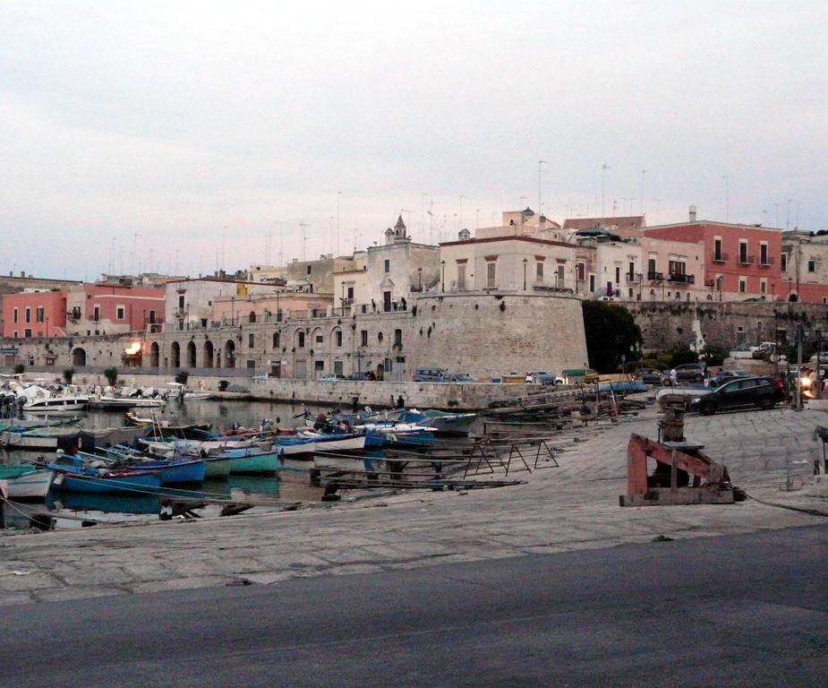 Palazzo Lupicini Affittacamere Bisceglie Exterior foto